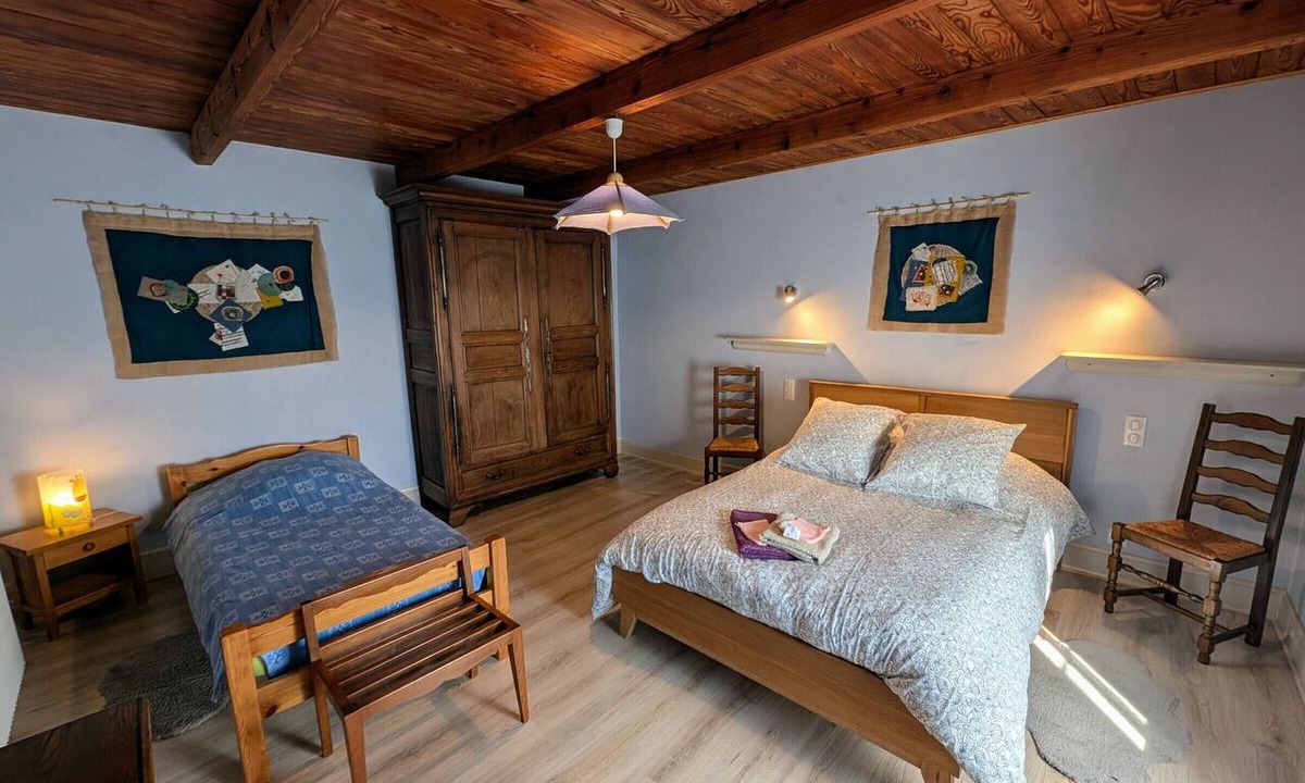 Gourgeon Cottage | Renovated family cottage with garden in the heart of the Saône Valley