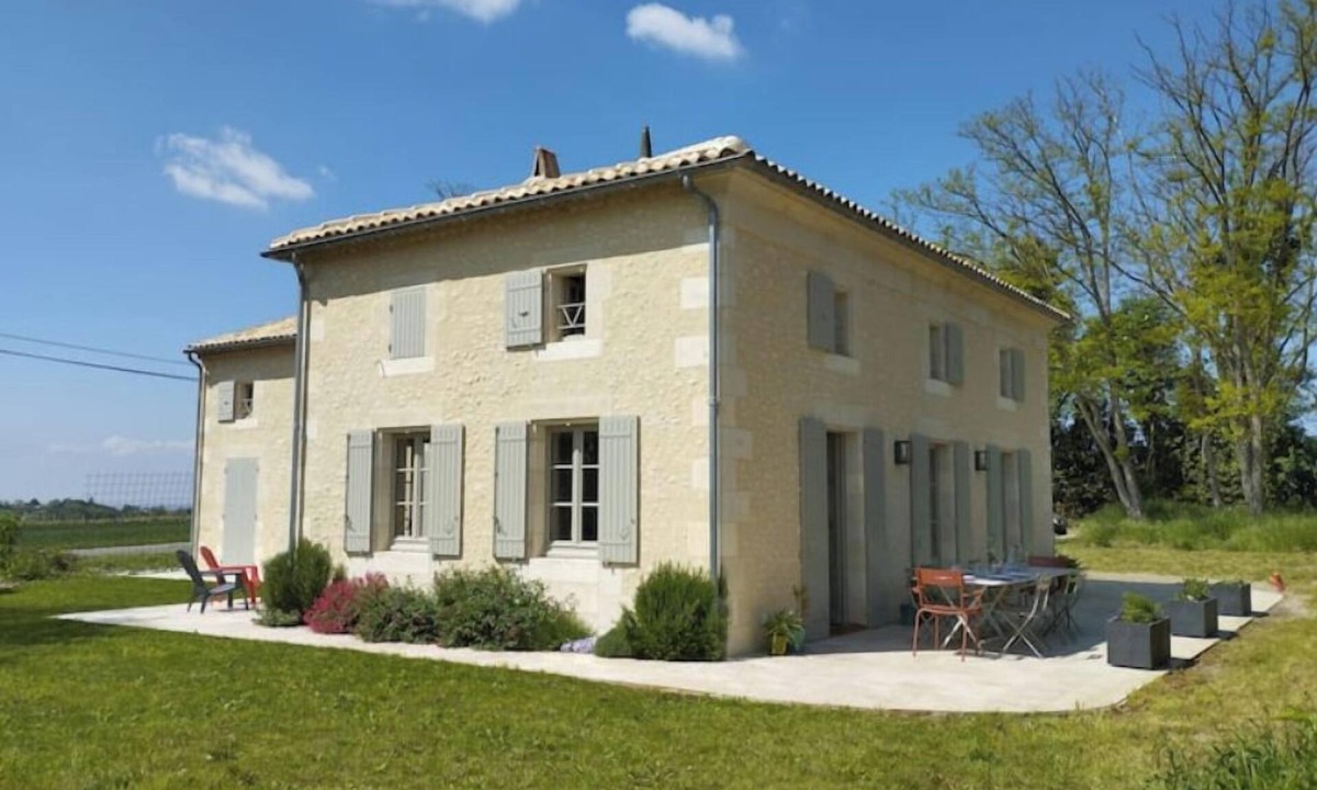 Saint-Thomas-de-Conac House | Renovated house with pool ideal for family vacations
