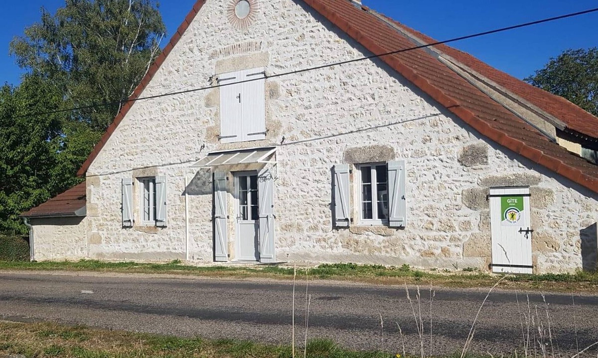 Rongeres Cottage | Renovated one-story house with garden in Rongères