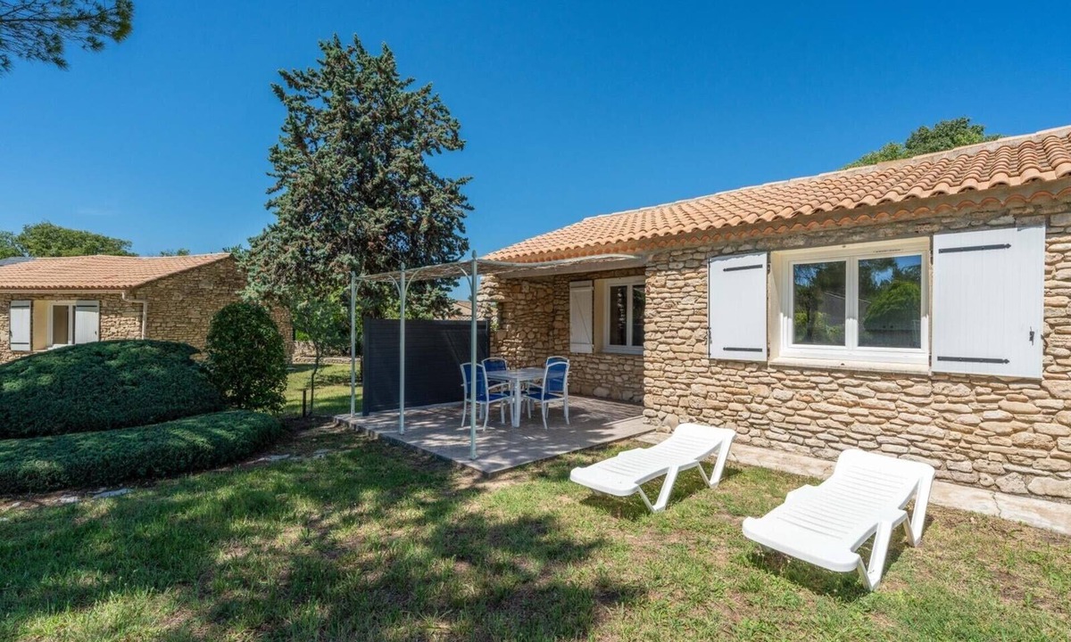 La Roque-sur-Pernes House | Rental in a quiet setting with pool n°5