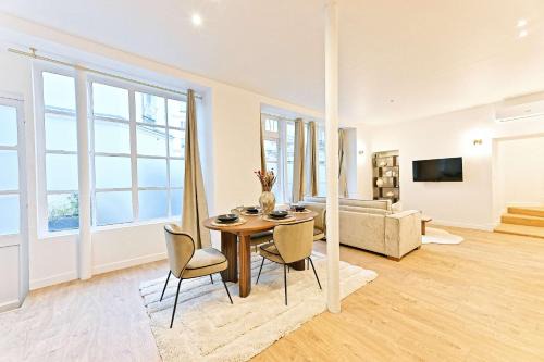 Quartier de Rochechouart Apartment | Residence Galeries Lafayette by Studio Prestige
