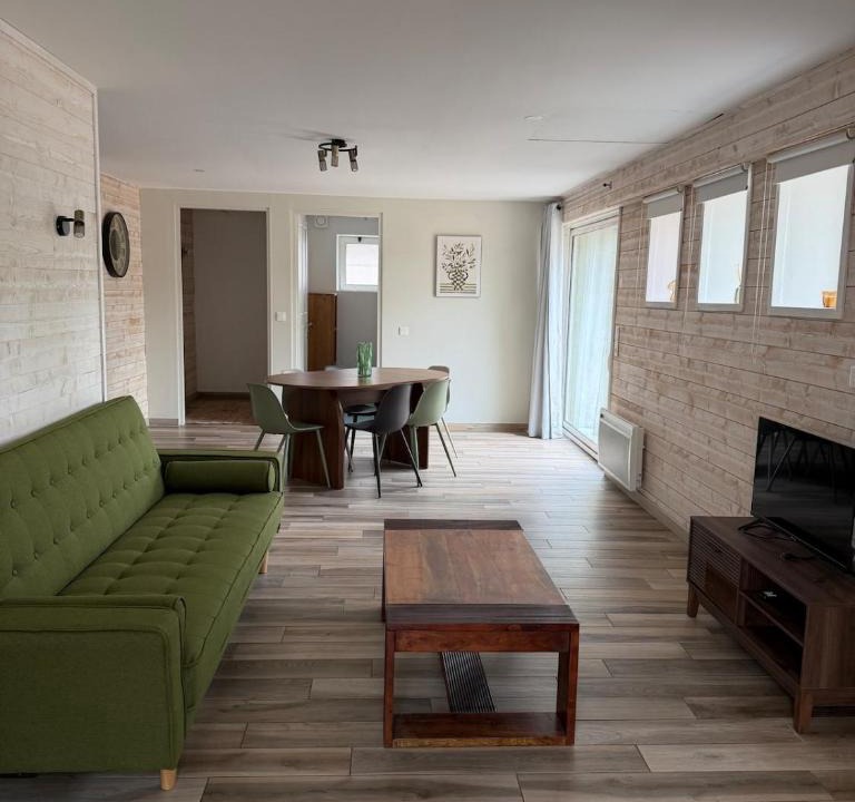 Romans-sur-Isere Apartment | Rez de jardin, au centre de Romans-sur-Isère