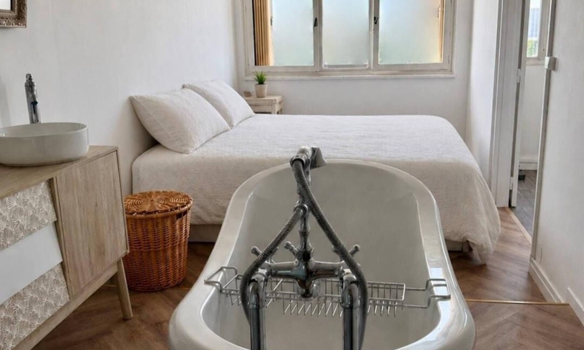 Alfortville Apartment | Romantic, vintage 2-room apartment near Paris