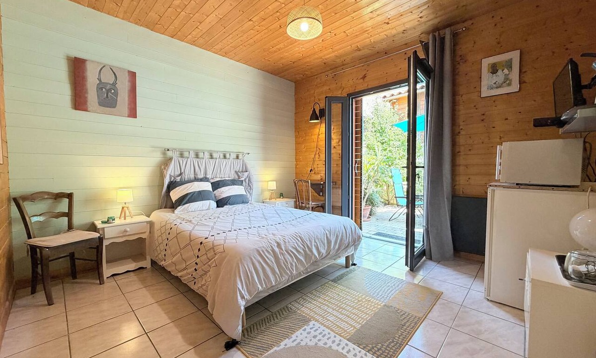 Pavezin Bed & Breakfast | Room in a chalet in the Pilat Regional Park