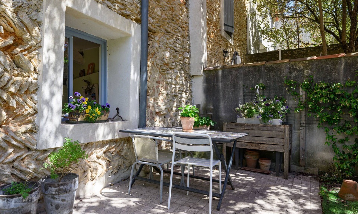 Villes-sur-Auzon Bed & Breakfast | Room in a Local Home