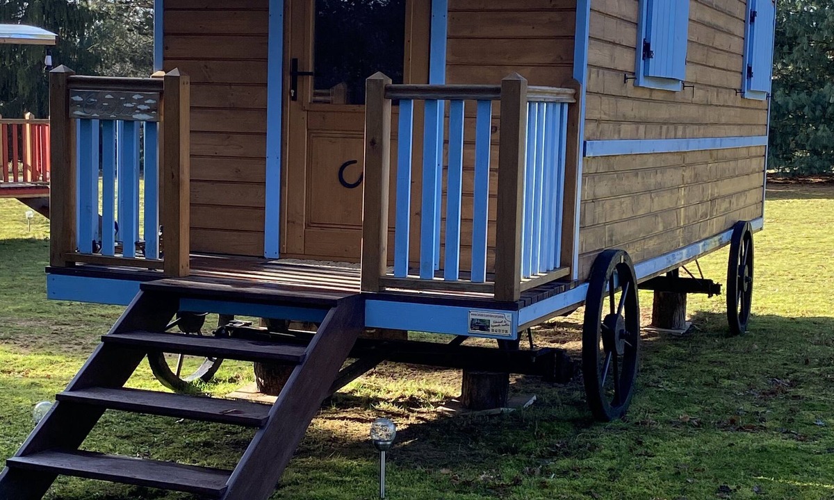 Digoin House | Roulotte "cecile" Pour un Séjour Atypique en Roulotte
