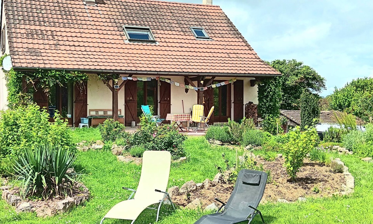 Curgy Apartment | Rustig huis in de natuur, bourgogne nn