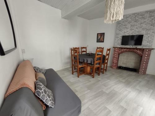 Lormes House | Séjour familial au Gite Iza – Lorme