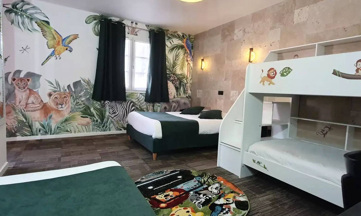 Arbigny House | Safari Room for 5 People