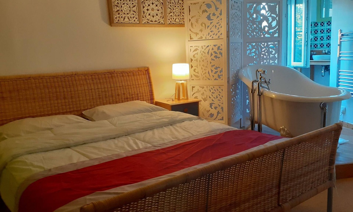 Lucy-sur-Cure House | Sarah's gîte, a charming 2-hour drive from Paris