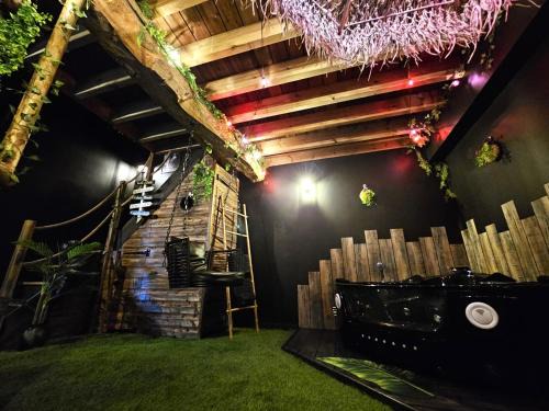 Soleymieu House | Secret Love Garden love room & spa privé