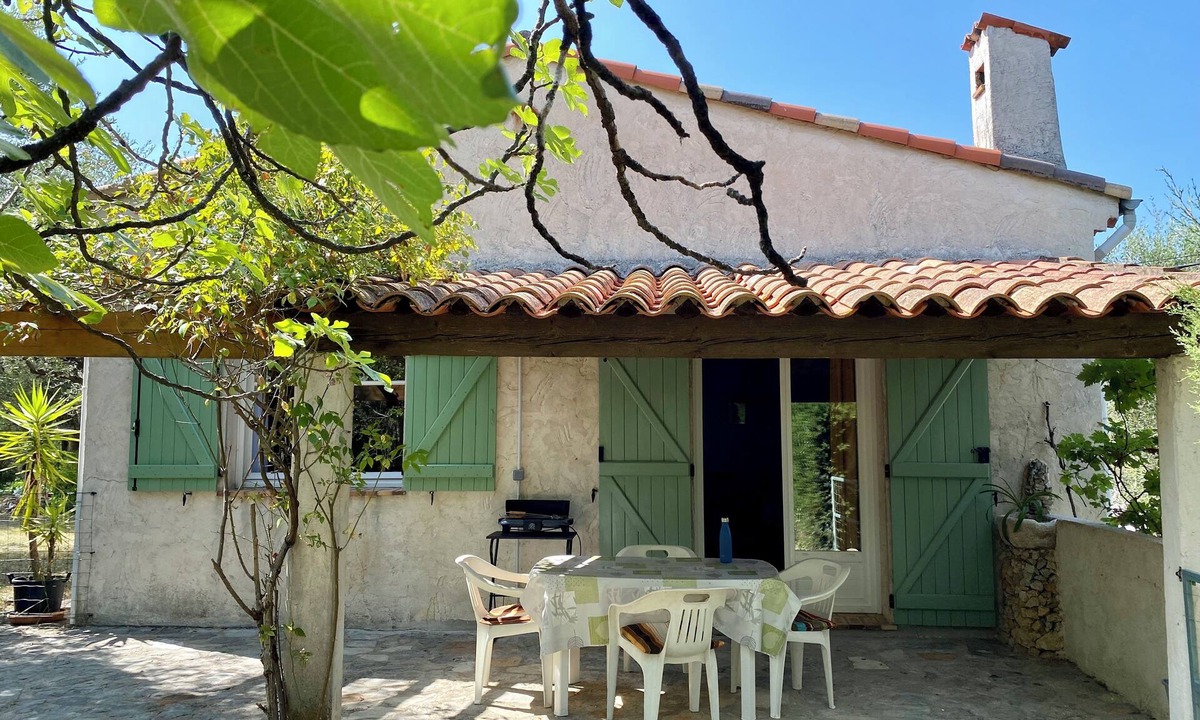 Grasse House | Self-contained apartment in villa with private garden.