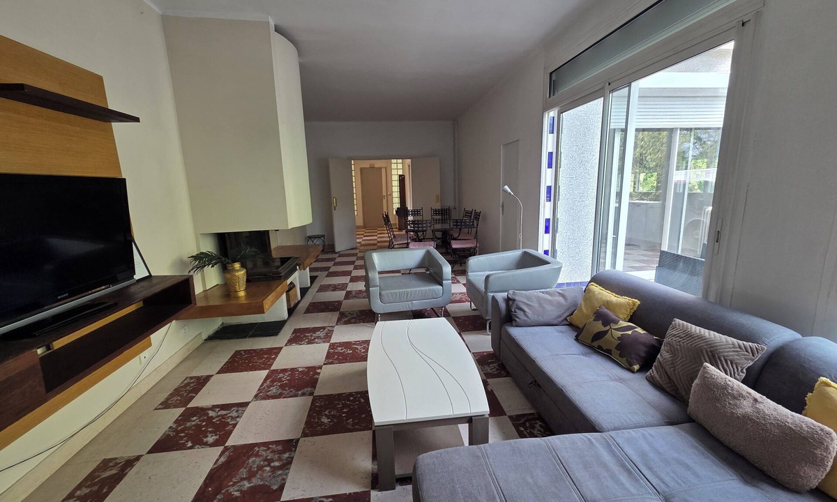 Montreuil Apartment | Sleeps 14, spacious, large terrace.