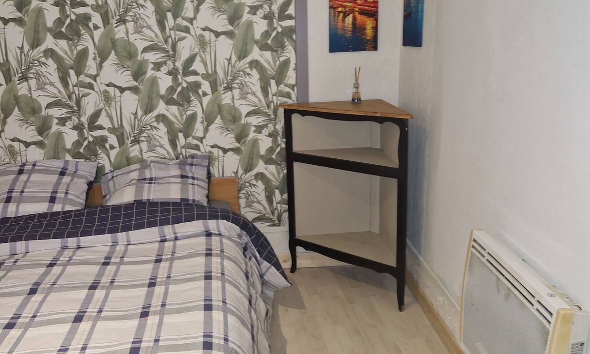 Paroisse Notre-Dame Apartment | Small furnished apartment close to shops and tourist attractions