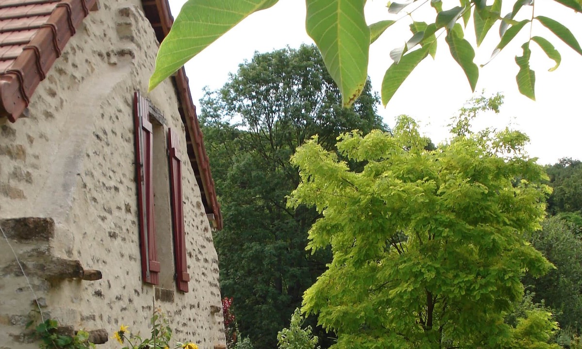 Talcy House | Small independent hunting lodge, courtyard and green space