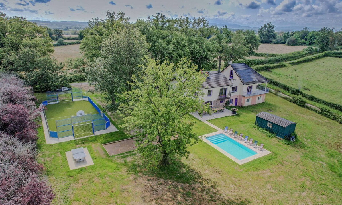 Trezelles Villa | So Villa Les Ruets (03) - Heated swimming pool - City Stadium- 2h Lyon - 30p.