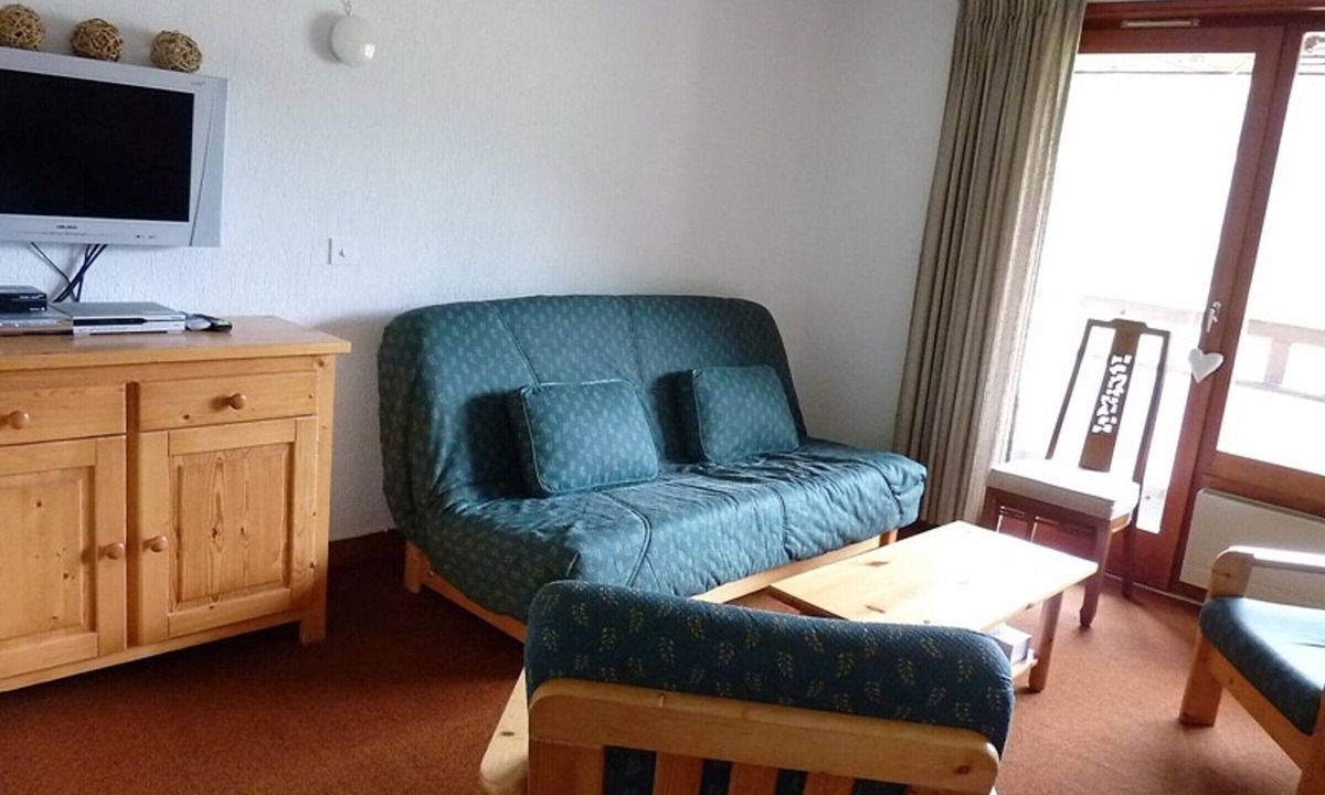 Saint-Jean-dʼAulps Apartment | Spacious 3-room apartment, near slopes, sleeps 8, pool access