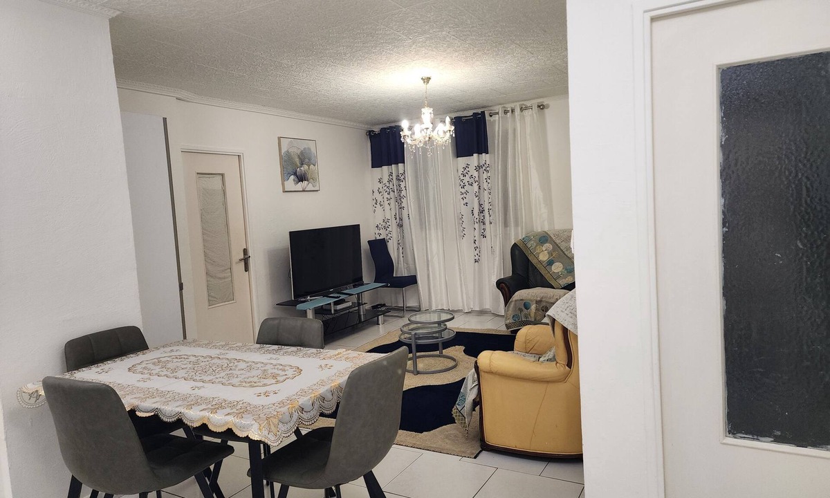 Besancon Apartment | Spacious, bright 3-bedroom T4 apartment-Calm, comfortable & within easy reach of downtown