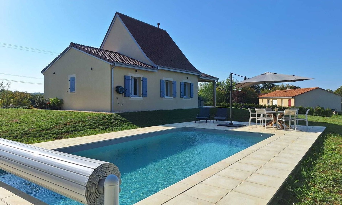 Meyrals House | Spacious dream accommodation with heathed pool in the heart of the Dordogne!