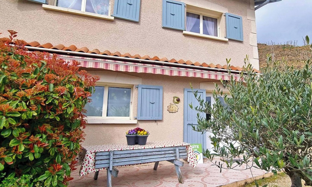 Chavanay Cottage | Spacious gîte near nature - 10 guests