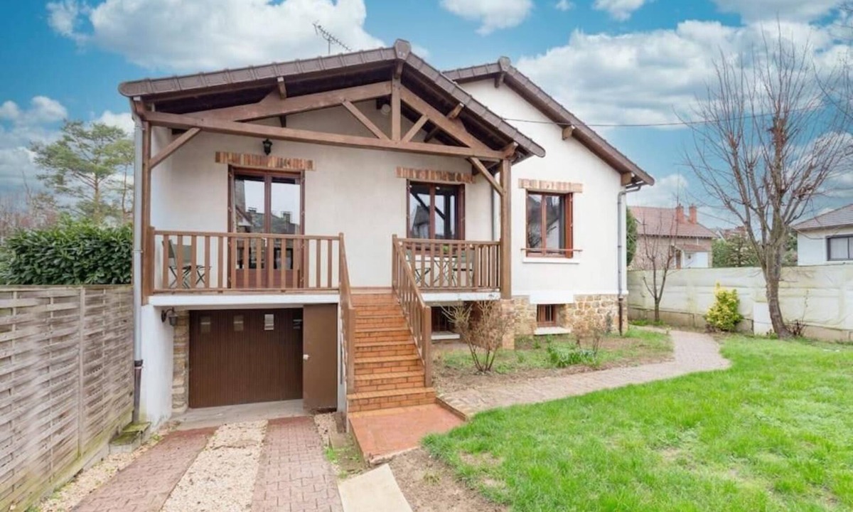 Juvisy-sur-Orge House | Spacious house near station: Ideal for travelling