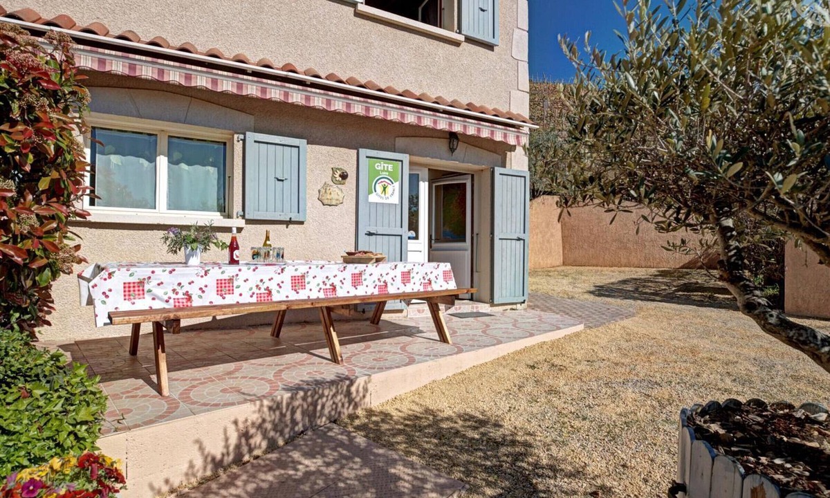 Chavanay Cottage | Spacious lodging with secure courtyard - 6 guests