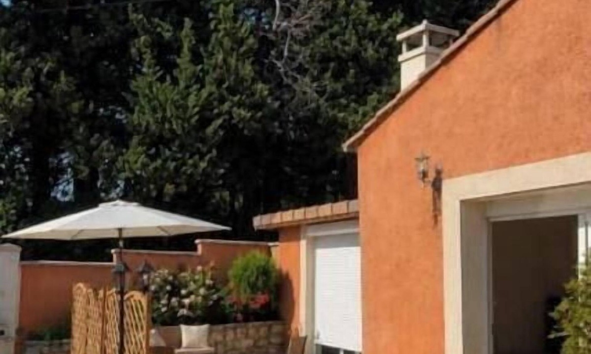 Loriol-sur-Drome House | Spacious Mas provençal with swimming pool, park & Koi ponds