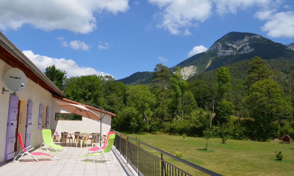 Saint-Julien-en-Beauchene House | STANDING MOUNTAIN HOLIDAYS