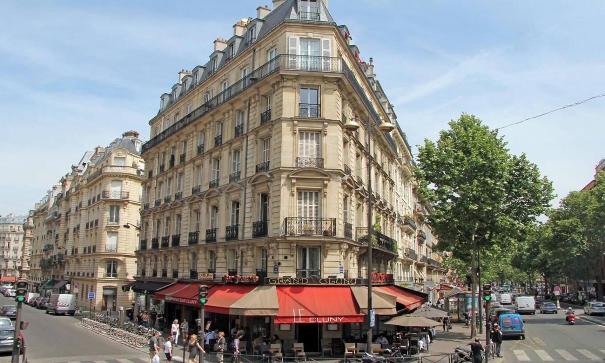 6th Arrondissement Apartment | STEP INTO AN EXTRAORDINARY HIGH-END, ONE OF A KIND PARISIAN ESCAPE–SAINT GERMAIN