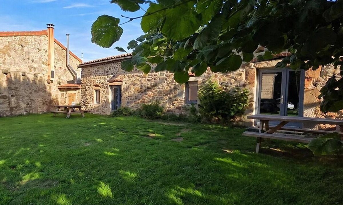 Condat-les-Montboissier Cottage | Stone Country Cottages for Groups - L'Ostal Pèira