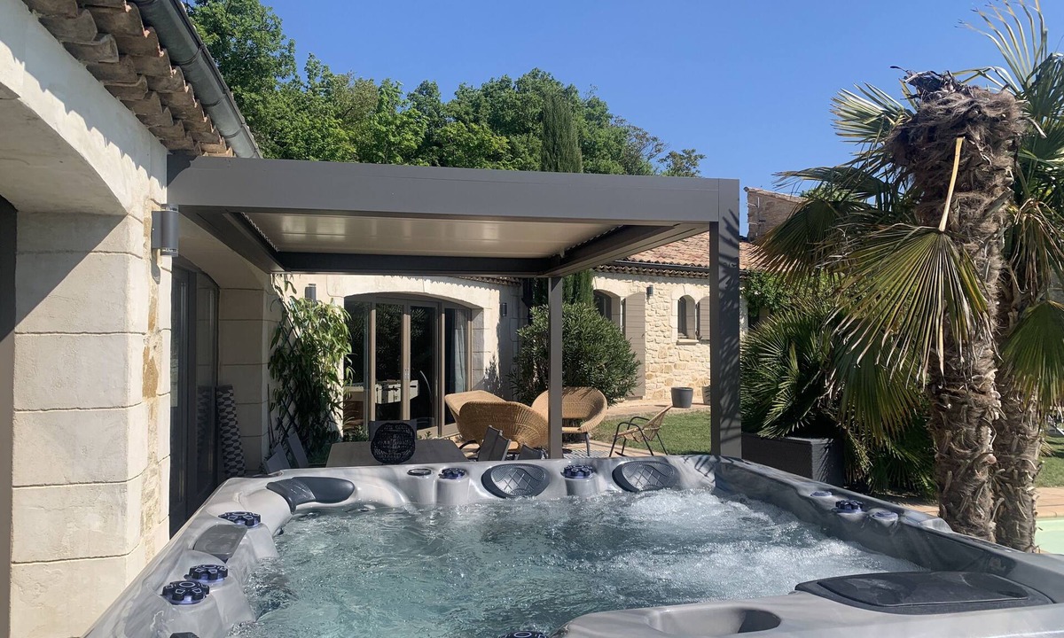 Montmeyran House | Stone villa in Drôme with pool and jacuzzi