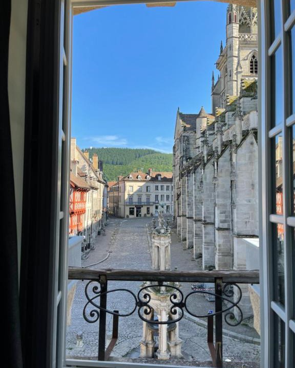 Autun Apartment | Studio 2 pers ou Appartement 4-7 pers Quartier Cathédrale