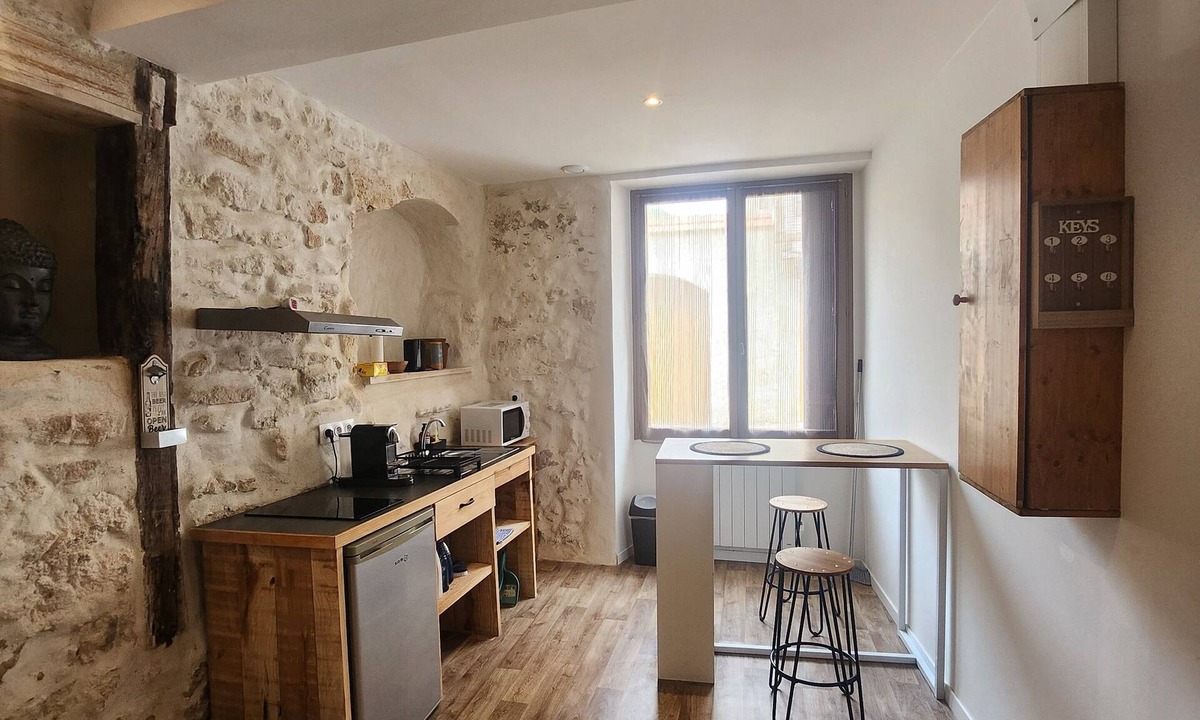 Casteljaloux Apartment | Studio 20m² Casteljaloux center, equipped, 8 min Thermes, lake and leisure nearby