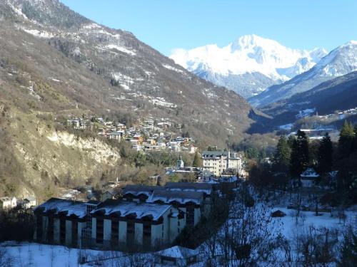 Brides-les-Bains Apartment | Studio 4 Pers avec WiFi et Parking à Brides-les-Bains - FR-1-512-59
