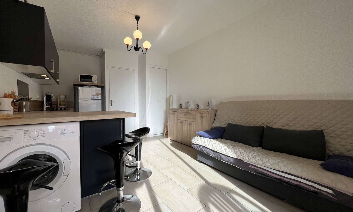 Port Rive Gauche Apartment | Studio cabin with pool, sleeps 4, Gruissan