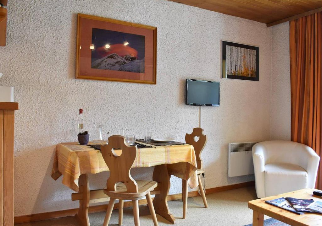 Meribel Centre Apartment | Studio confortable 4 pers. avec balcon sud, proche pistes et commodités, Méribel - FR-1-180-10