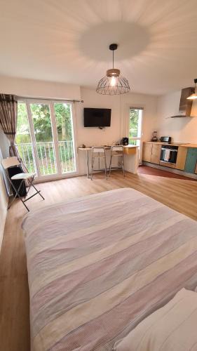 Bourgogne Apartment | Studio cosy tout équipé - Proche plateau de Saclay & Courtabœuf