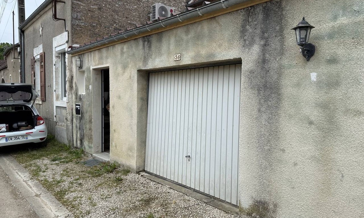 Prehy Apartment | Studio-Ensuite with Shower-Garden view- privatif