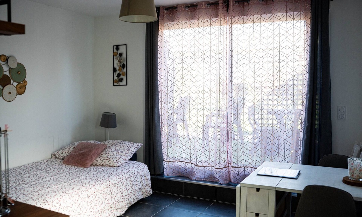 Saint-Savin Apartment | Studio 'Gîte Cosy' with Shared Terrace, Wi-Fi and Air Conditioning