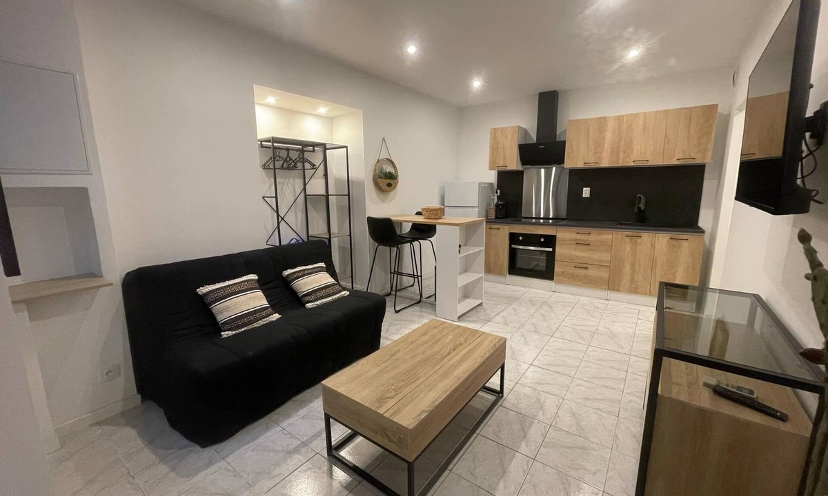 Pont-Saint-Esprit Apartment | Studio in the historic center of Pont-Saint-Esprit