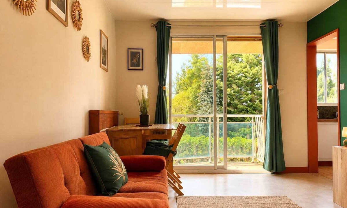 Avallon Apartment | Studio- Jungle Room