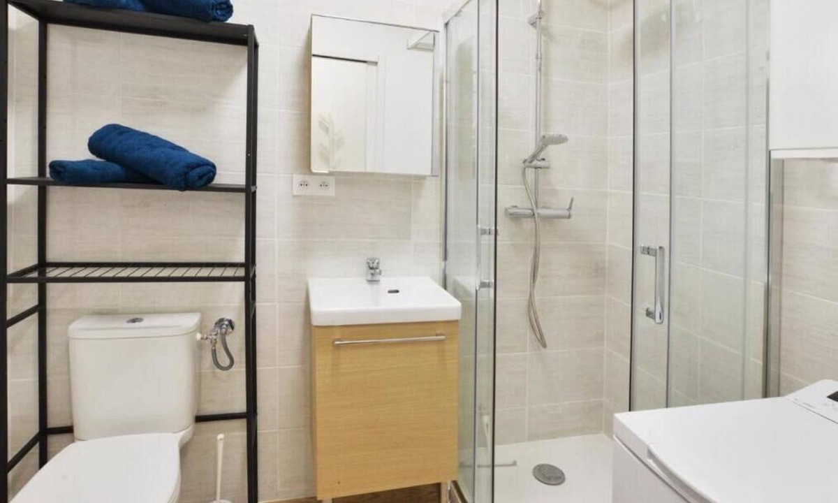 Juvisy-sur-Orge Apartment | Studio on quiet courtyard in town center