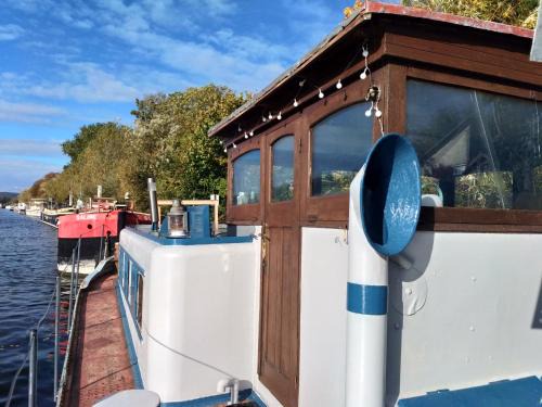 Conflans-Sainte-Honorine Apartment | Studio sur l'eau - Bateau Diva