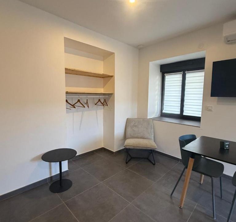 Le Creusot Apartment | Studio Tout Équipé Balcon Parking Privé