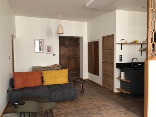 Etoile-sur-Rhone Apartment | Studios L'atelier et la chambre des toiles