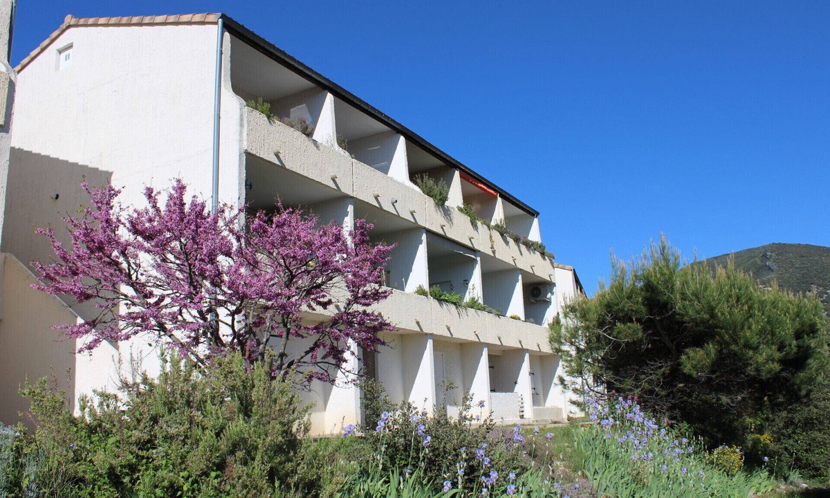 Mollans-sur-Ouveze Apartment | STUDOTEL 405 LES GENETS