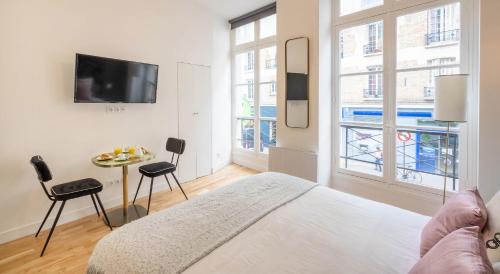 Belleville Apartment | Stylish Apartment in Belleville - Where Artists Live