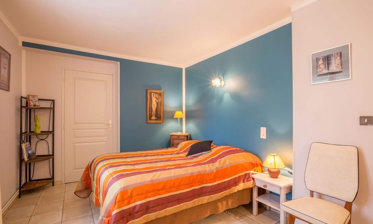Villeneuve-de-Berg Bed & Breakfast | SUITE 4p. 2 bedrooms in free management, PARK, kitchen/large room