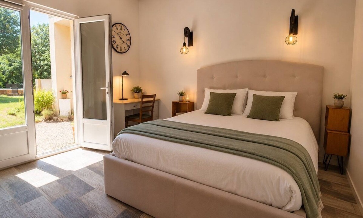 Suze-la-Rousse Apartment | Suite de charme Drôme Provençale