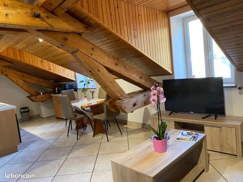Saint-Claude Apartment | Super appartement loué meublé tout équipé